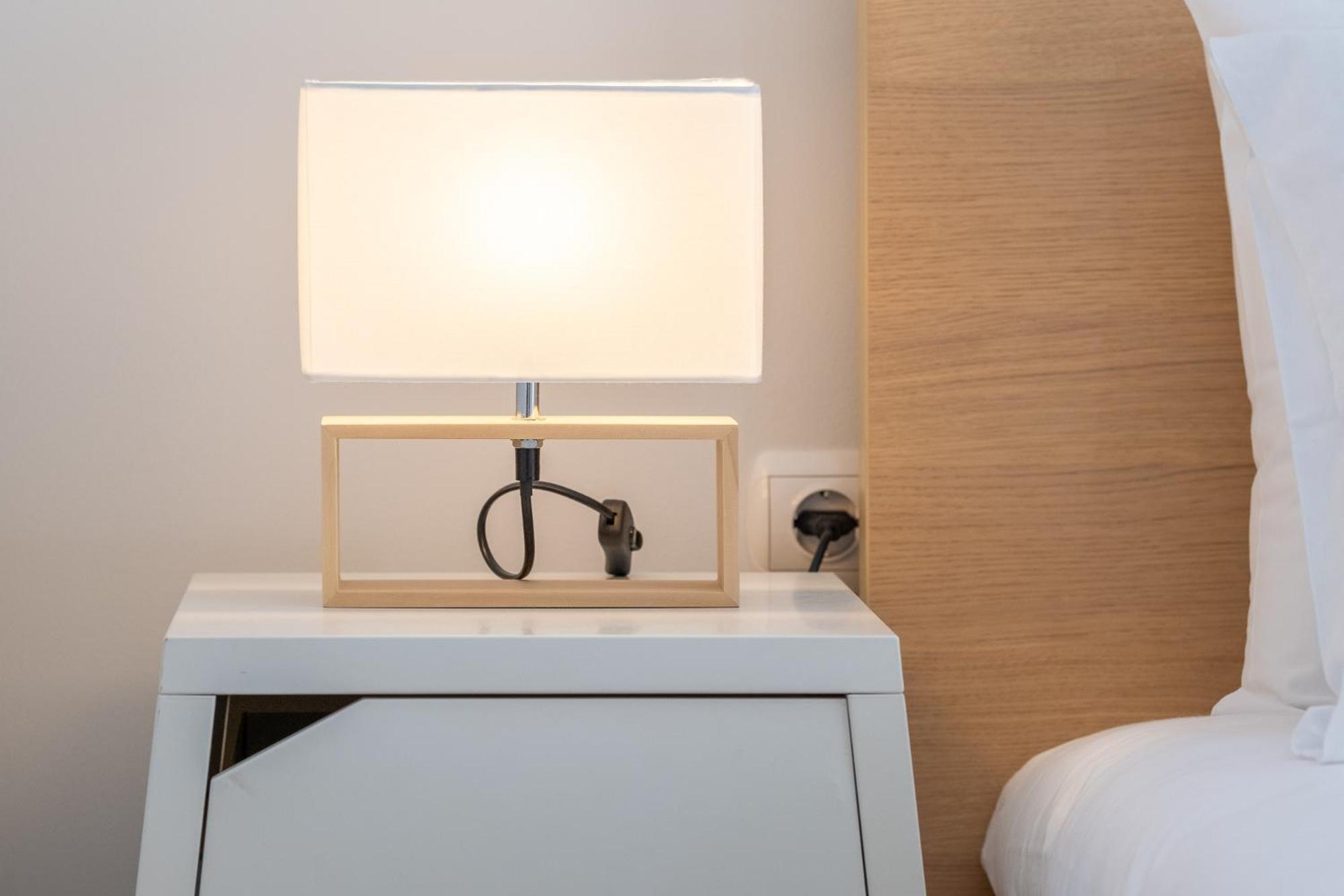 Lovely And Modern 3Bd Apartment Close To Ampelokipoi Metro アテネ エクステリア 写真