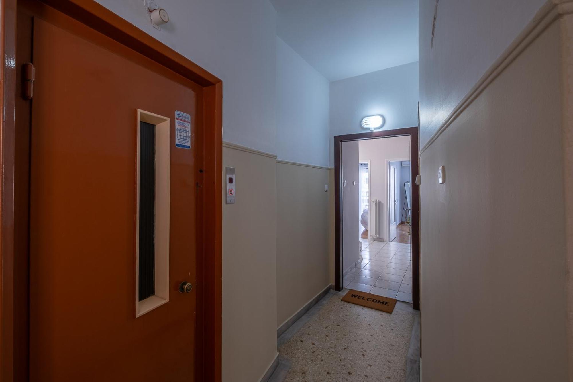 Lovely And Modern 3Bd Apartment Close To Ampelokipoi Metro アテネ エクステリア 写真