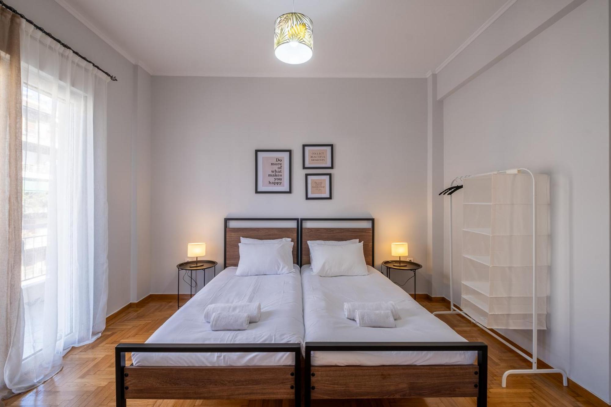 Lovely And Modern 3Bd Apartment Close To Ampelokipoi Metro アテネ エクステリア 写真