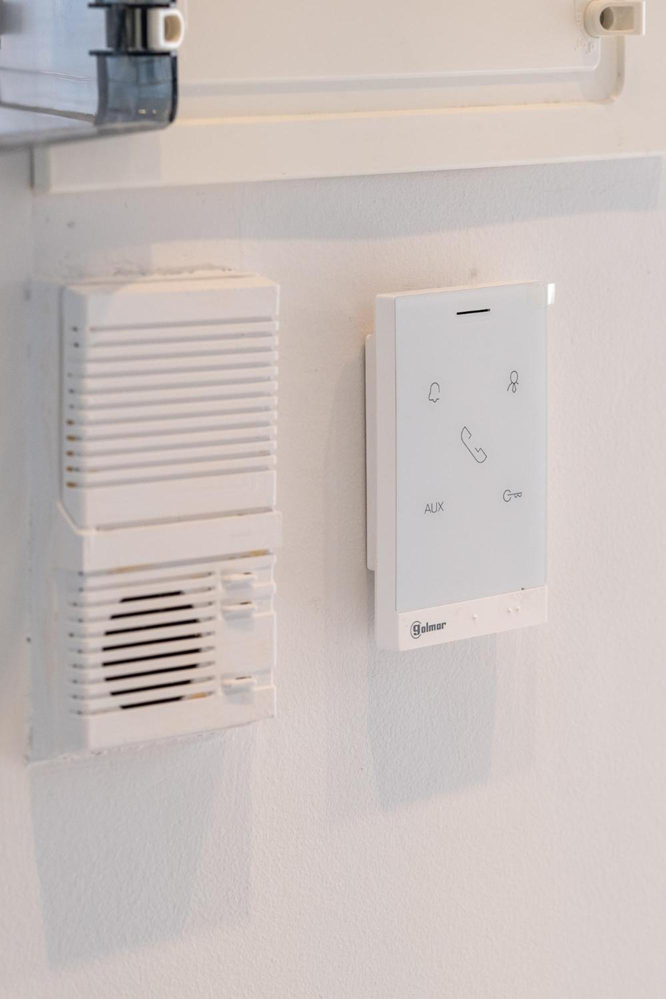 Lovely And Modern 3Bd Apartment Close To Ampelokipoi Metro アテネ エクステリア 写真
