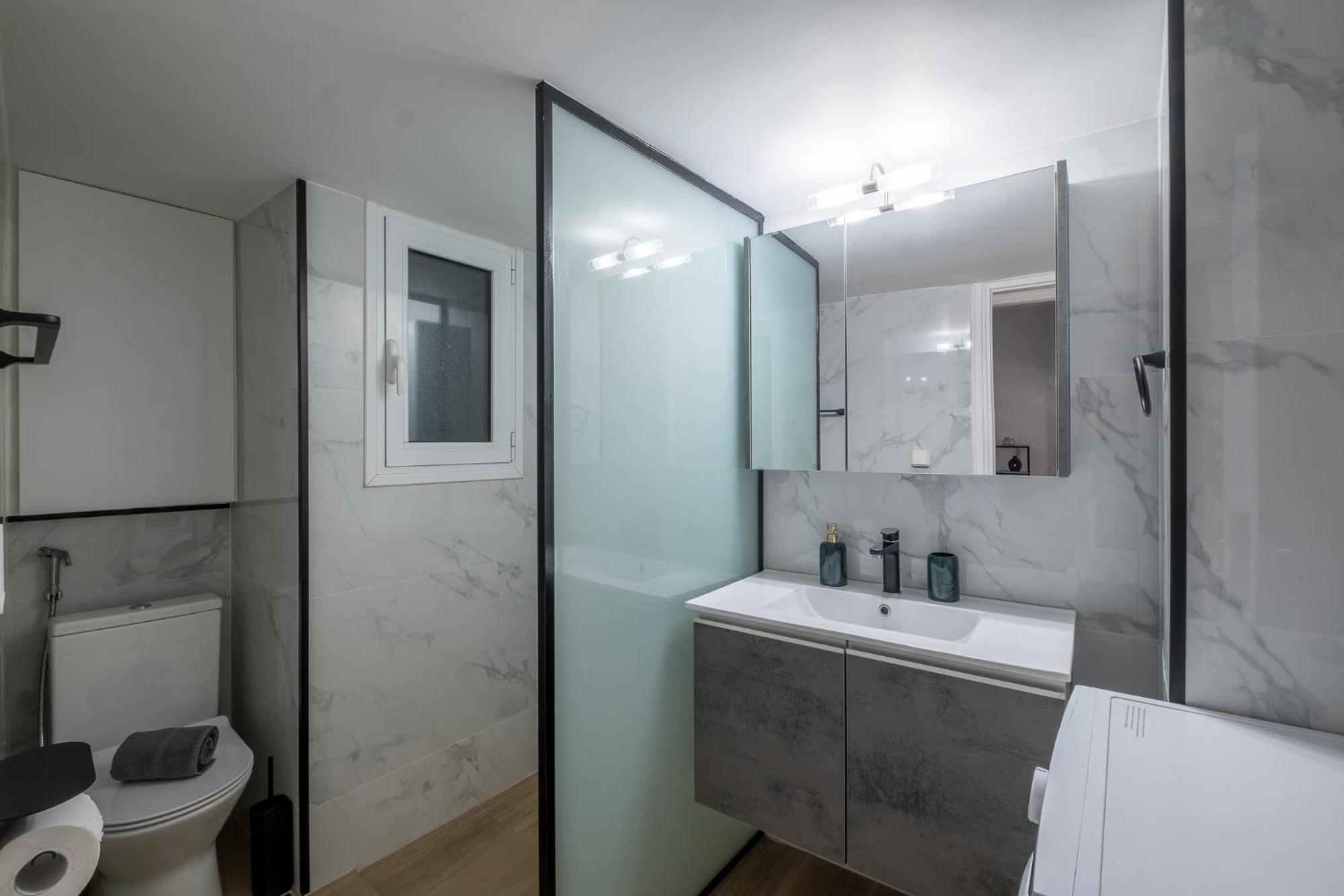 Lovely And Modern 3Bd Apartment Close To Ampelokipoi Metro アテネ エクステリア 写真