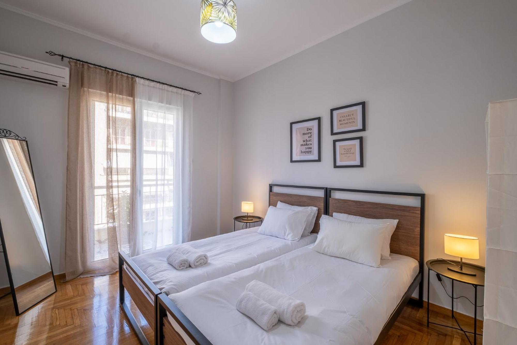 Lovely And Modern 3Bd Apartment Close To Ampelokipoi Metro アテネ エクステリア 写真