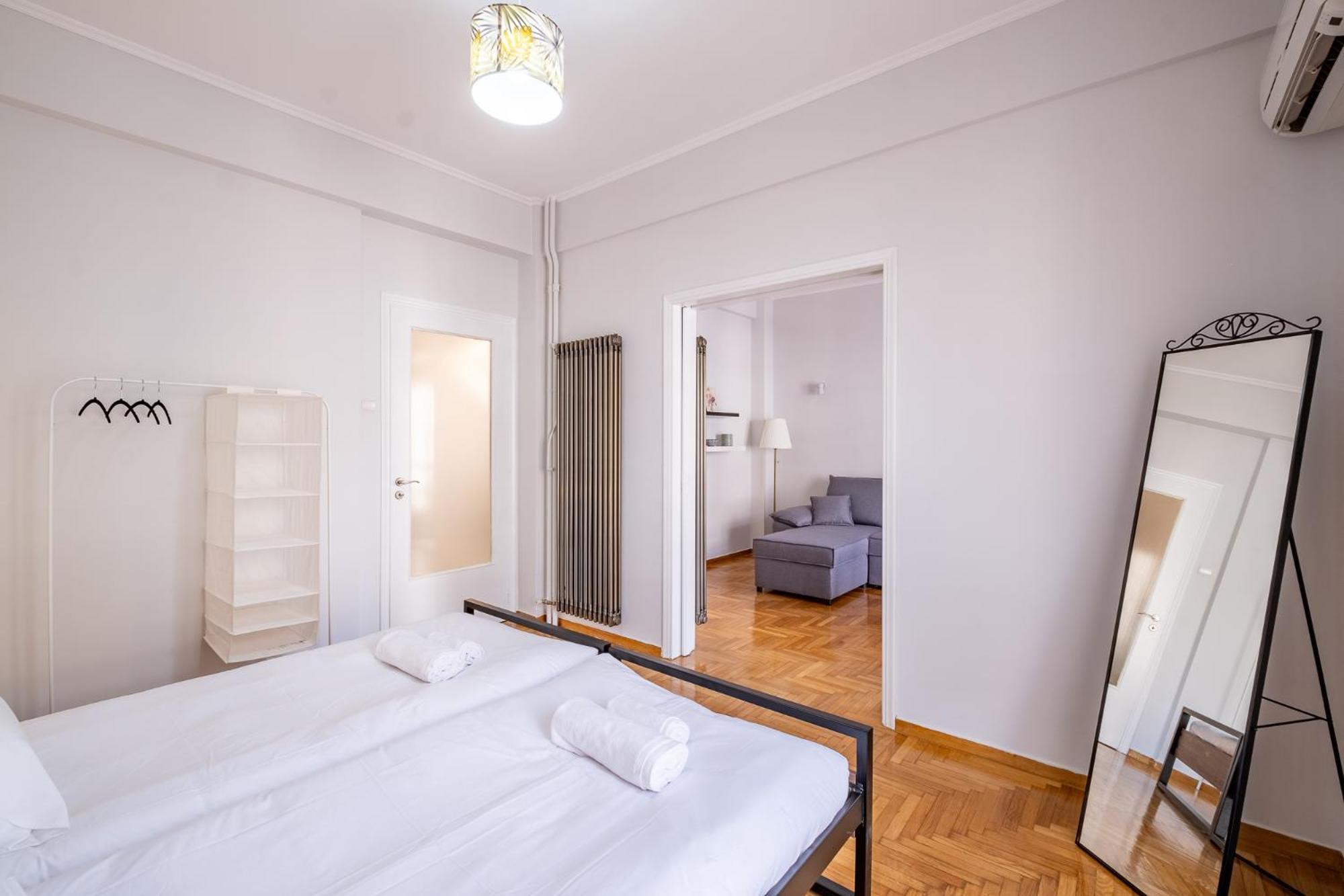 Lovely And Modern 3Bd Apartment Close To Ampelokipoi Metro アテネ エクステリア 写真