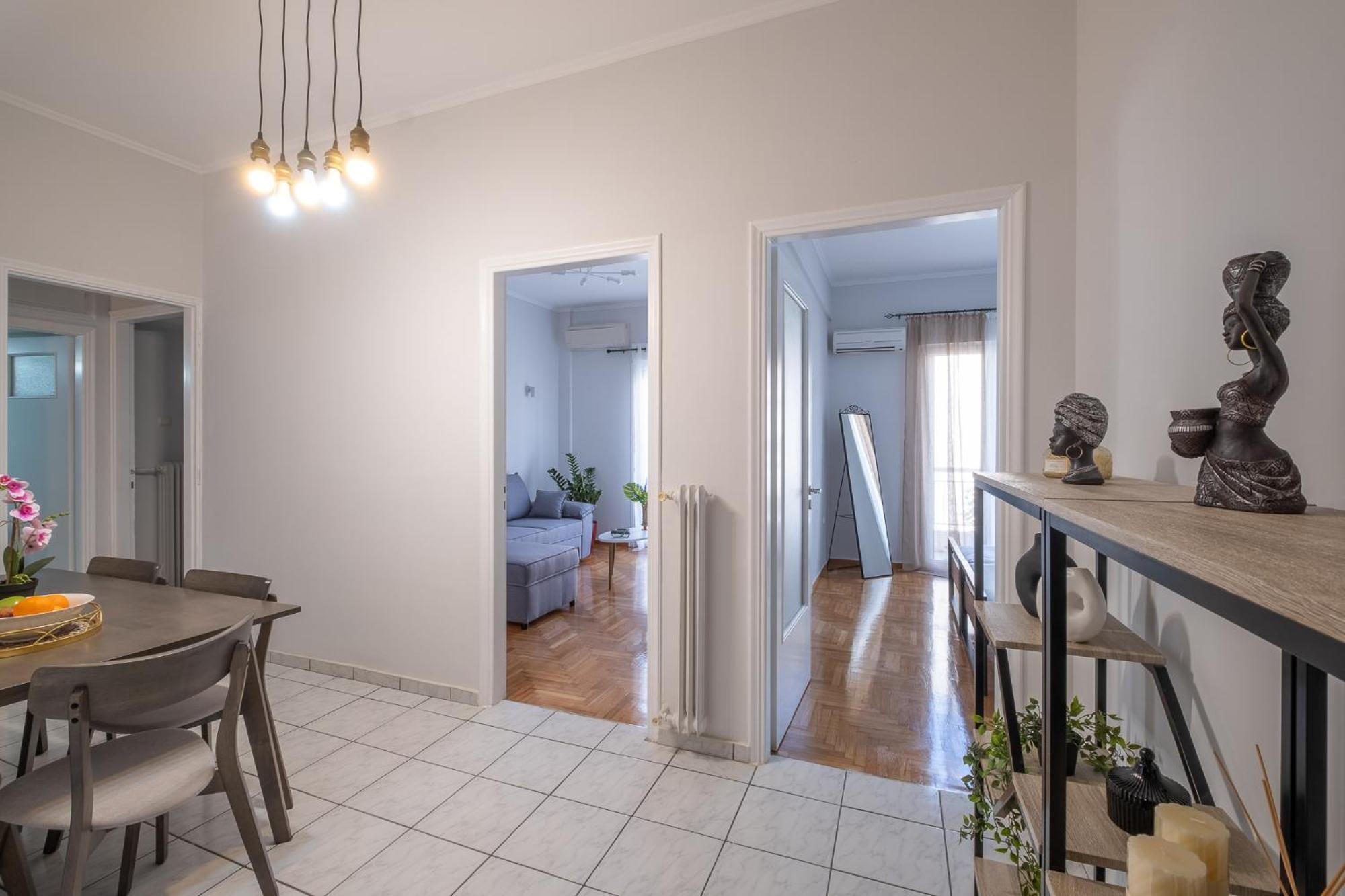 Lovely And Modern 3Bd Apartment Close To Ampelokipoi Metro アテネ エクステリア 写真