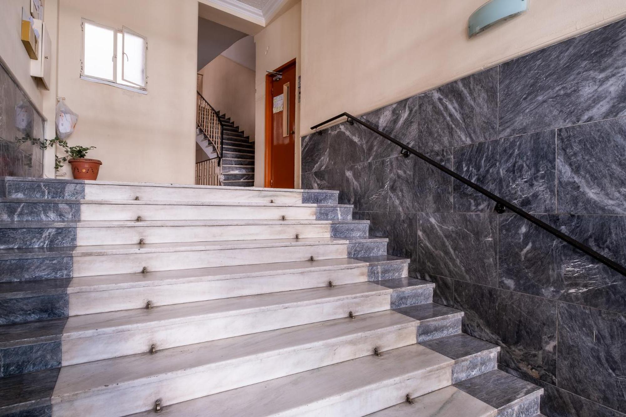 Lovely And Modern 3Bd Apartment Close To Ampelokipoi Metro アテネ エクステリア 写真